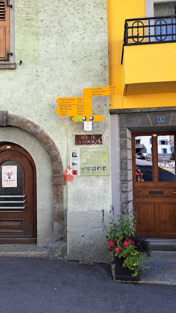 Edelweiss Market Orsières