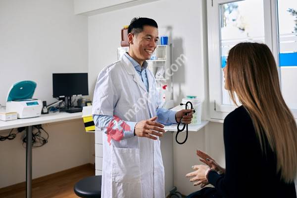 Ehc - Medical Center De Romanel