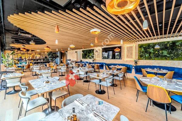 Fresha Restaurant, Bar & Coffee Shop