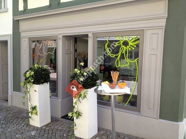 i2p Distribution Ltd.