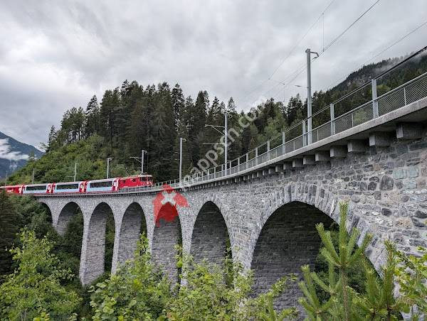 Parkplatz Landwasserviadukt