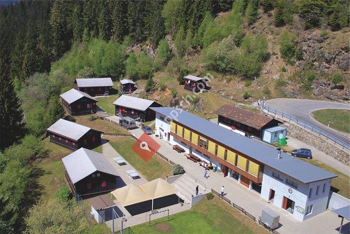 Villaggio di vacanza-Feriendorf Tcs Scruengo/Quinto